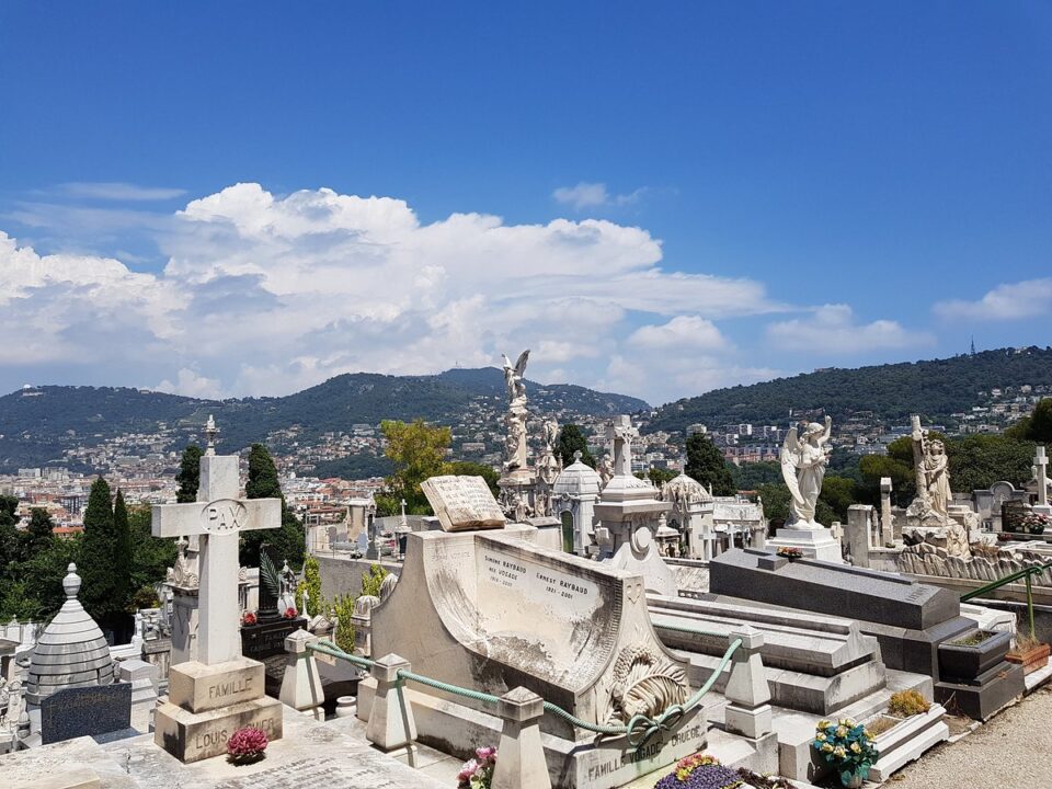 Nice Fontaines, Statues et Cimetières