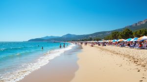 Plage de la Salis à Antibes : votre évasion parfaite